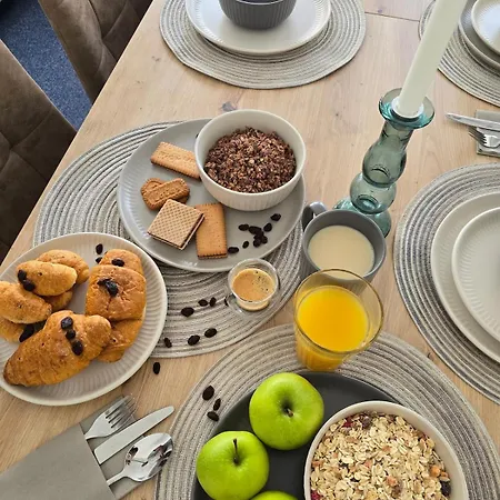 Apartman Large With 5 Bedrooms Near Munich Grasbrunn