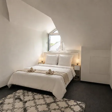Large With 5 Bedrooms Near Munich * Grasbrunn