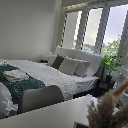 Large With 5 Bedrooms Near Munich Apartament *