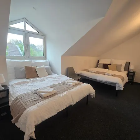 Large With 5 Bedrooms Near Munich Grasbrunn